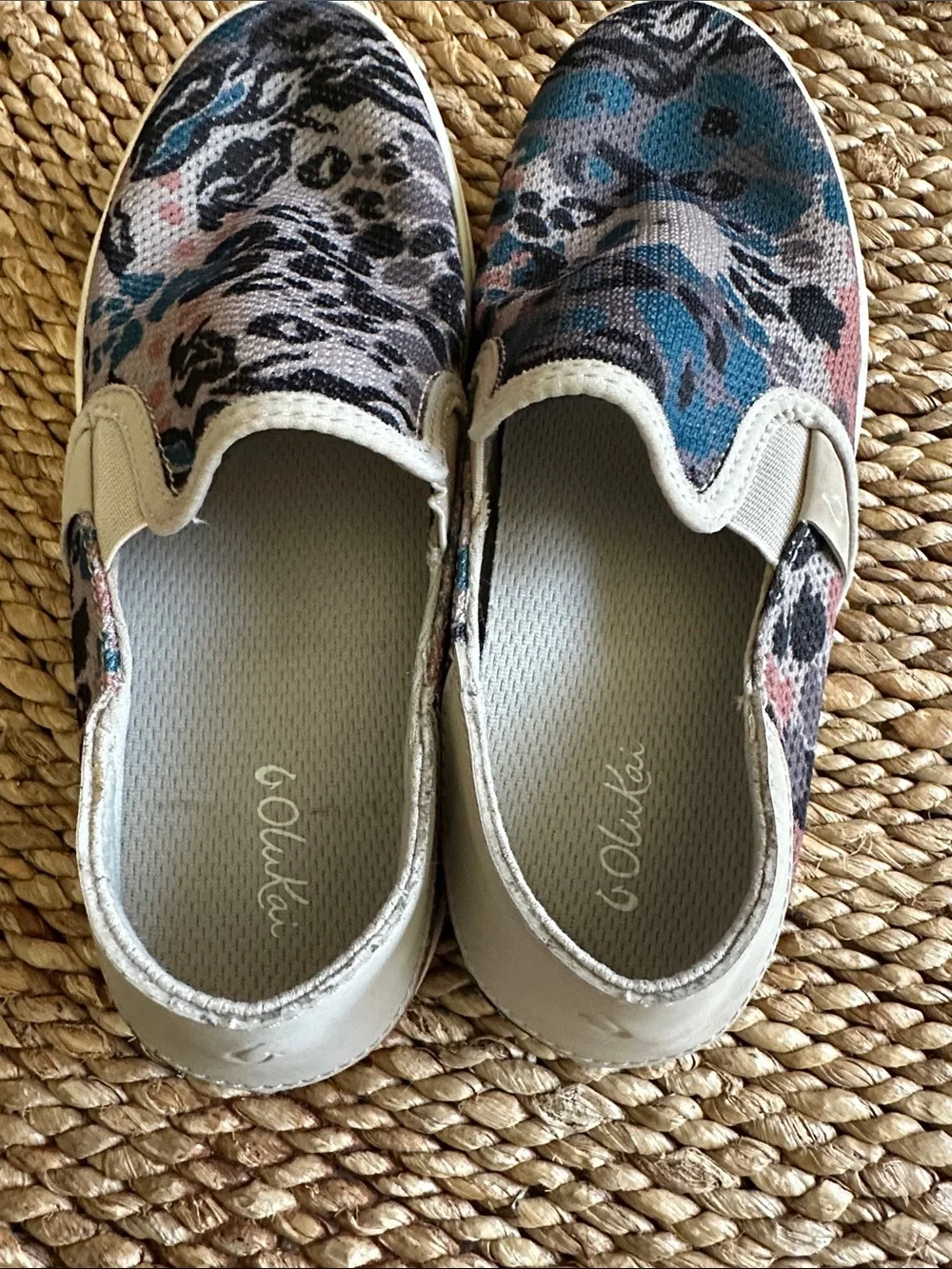 Olukai Women’s size 6 Slip-On Canvas Shoes in Teal and Pink Leopard Print